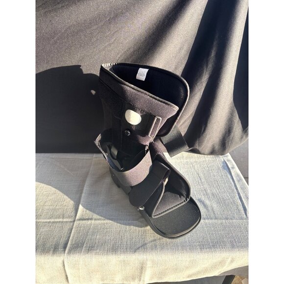 Black Medical Orthopedic Walking Boot Brace Support For Injuries Or Recovery - L - Picture 1 of 5